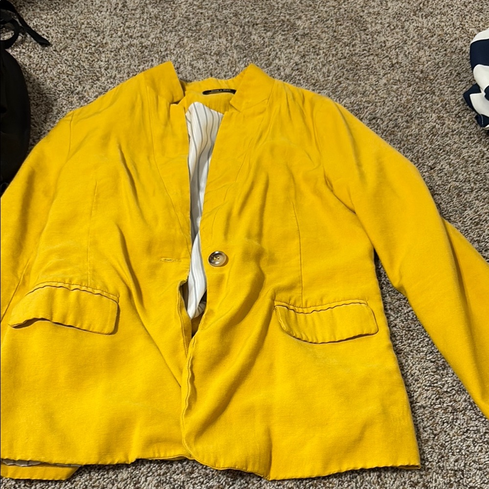 Doe & Rae Yellow Blazer Structured Suit Jacket